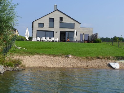Großes Ferienhaus am See mit Privatstrand und Sauna – NORDIC max. 16 Personen