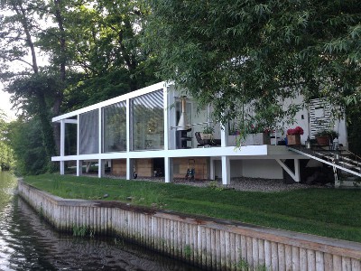 Ferienhäuschen am See in Berlin - exklusive Lage an der Havel