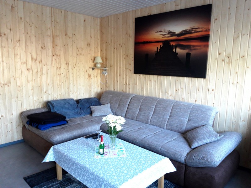 Ferienwohnung im Bootshaus bei Mirow - 5 PS Angelkahn (optional)