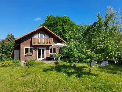 Uckermark Ferienhaus am See mit Boot und Garten