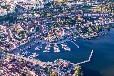 Ferienwohnung am Yachthafen Waren Müritz - Motorboot im Hafen (optional)