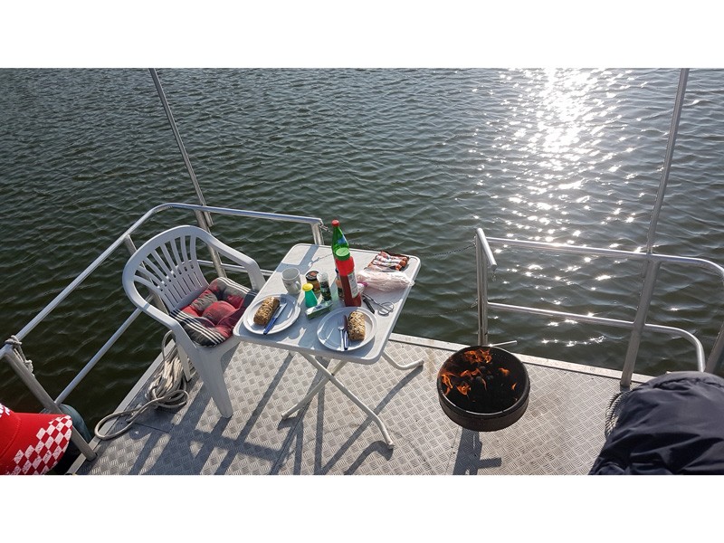 Hausboot Kurzurlaub auf dem Krakower See - Baden, Angeln, Grillen