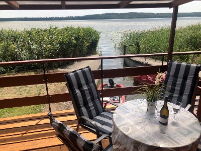 Bootshaus Malchiner See bei Bristow mit Motorboot