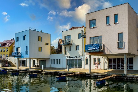 Inselstadt Malchow Ferienhaus  im Yachthafen - HAFENBLICK