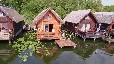 Bootshaus am Güstrower Inselsee mit Ruderboot