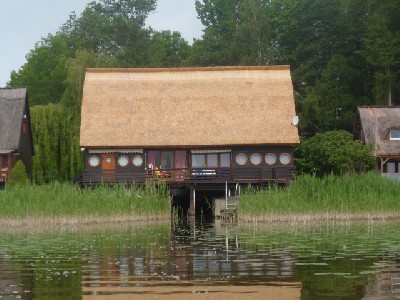 Bootshaus am Malchiner See mit Boot