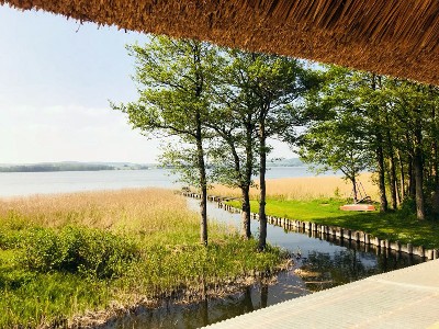 Bootshaus am Malchiner See mit Boot