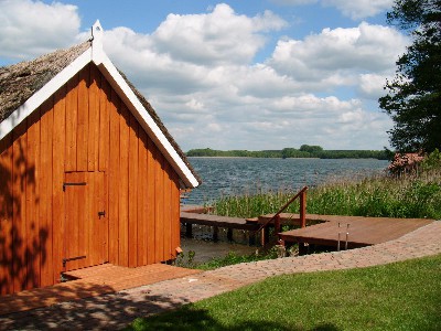 Ferienhaus am Plätlinsee mit Steg und Boot