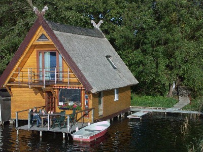 Bootshaus am Mirower See - Baden und Angeln