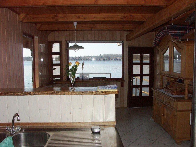Bootshaus Mirow mit Boot - Bade- und Angelurlaub
