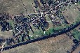 Landhaus-Villa am Fluss mit Steg und Boot