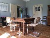 Landhaus-Villa am Fluss mit Steg und Boot