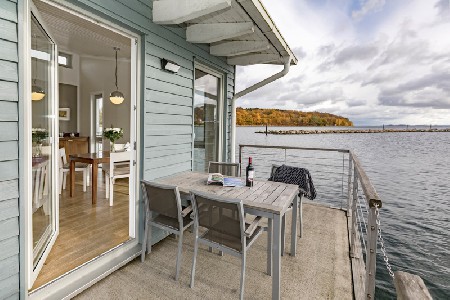 Schwimmendes Ferienhaus auf Rügen auf der Ostsee - max. 4 Personen - diverse Bootstypen (optional)