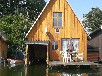 Bootshaus Schwarzer See mit Boot