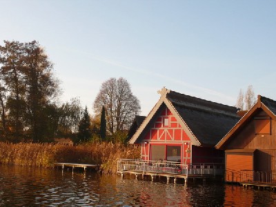 Komfort-Bootshaus am Mirower See