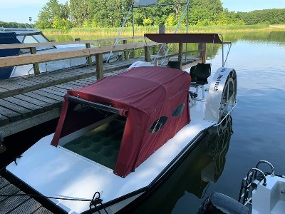 Innovatives Tretboot Floss mit Schaufelrad-Antrieb & Zeltaufbau - dem Wasser so nah - Mecklenburgische Seenplatte erleben!
