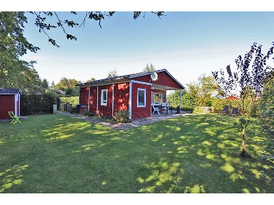 Großes Meer Ferienhaus mit Boot in Ostfriesland