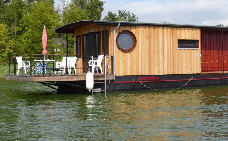 Hausboot Schwerin in exklusiver Lage am Heidensee